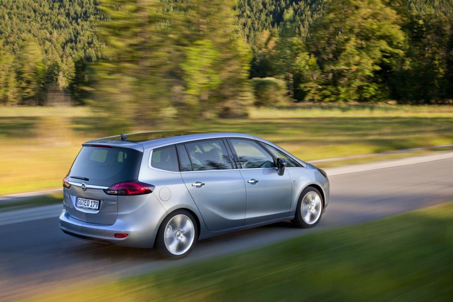  Opel Zafira Tourer 1.6 CDTi Ecotec 2013 года  (фото 28 из 46)